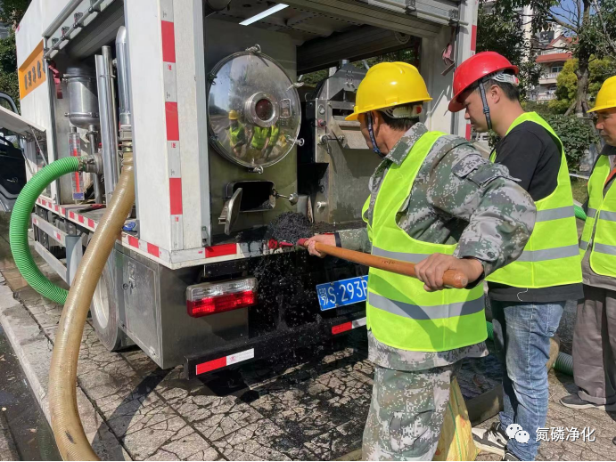 吸污净化车到福建清淤作业